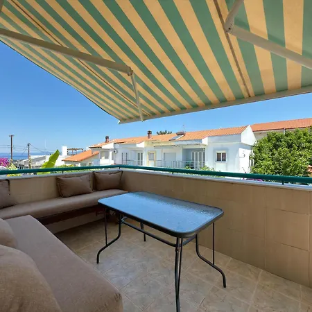 Emerald Seaside In Apartment